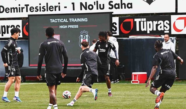 Beşiktaş kondisyon ve taktik çalıştı