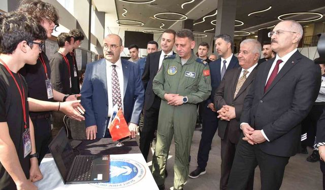 Bilimin kalbi Balıkesir'de attı: Bilim Fuarı yoğun katılımla açıldı