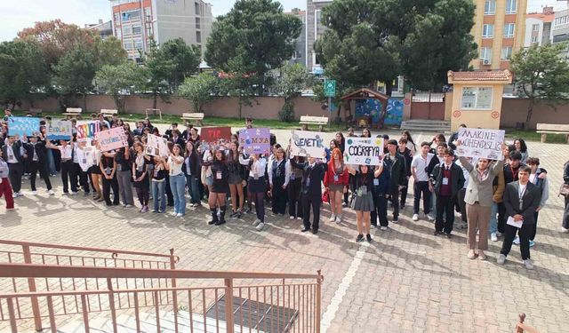 Burhaniye' de çalıştay öğrencileri akademisyenlerle buluşturdu