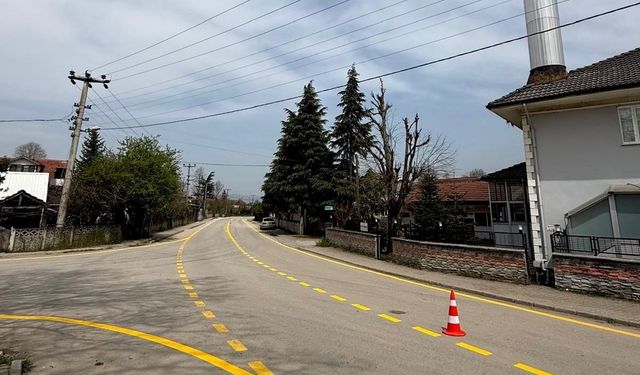 Çalıcuma Köyü'nde yol çizgi çalışmaları tamamlandı