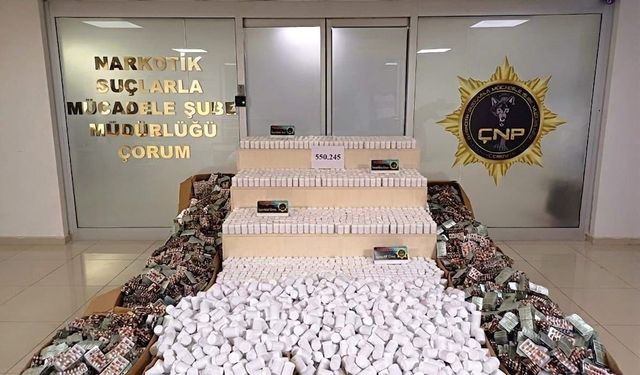 Çorum'da 550 bin adet sentetik ecza hapı ele geçirildi: 2 tutuklama