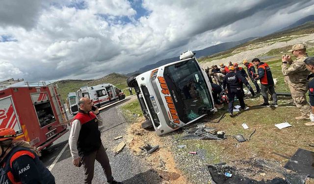 Diyarbakır'da yolcu otobüsü devrildi: 1 ölü, 13 yaralı