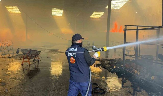 Fabrika yangını kontrol altına alındı