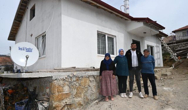 Isparta Belediyesi'nden evi yanan aileye yeni ev