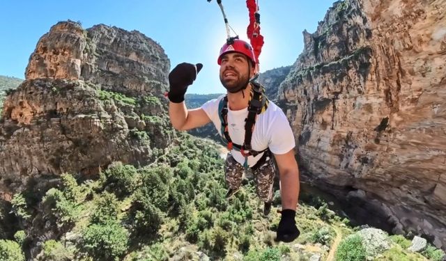 Korku ve heyecan bir arada: Mersin'de 5 saniye süren 220 metreden halatla atlama çılgınlığı