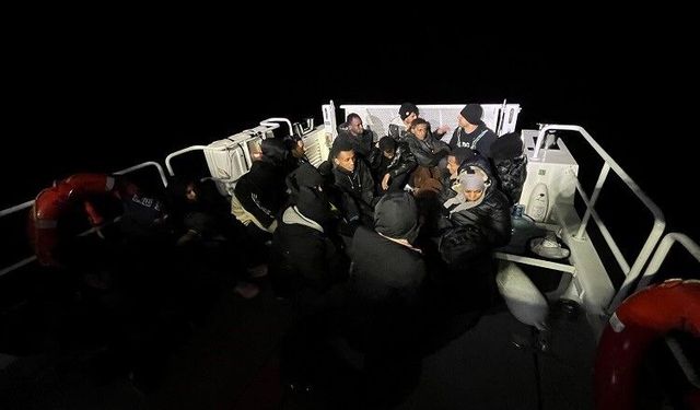 Kuşadası açıklarında 19 düzensiz göçmen yakalandı