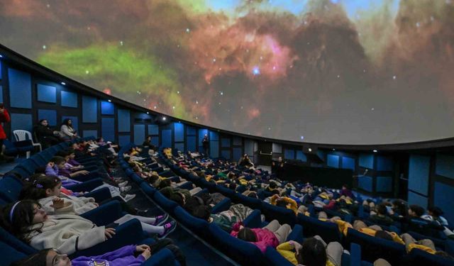 Mercan Bilim Merkezi planetaryumu çocukları evrenle buluşturuyor