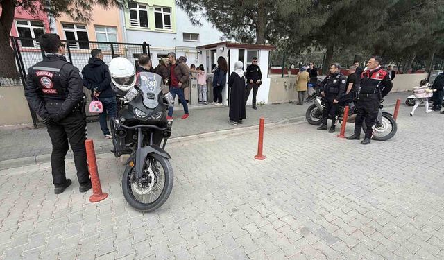 Okullarda huzurun ve güvenliğin sağlanması için ekipler görev başında