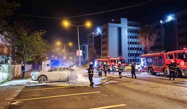 Park halindeki araçta yangın