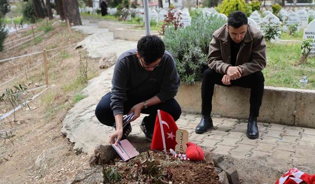 Saldırıda ölen çocukların mezarına duygulandıran not bırakıldı