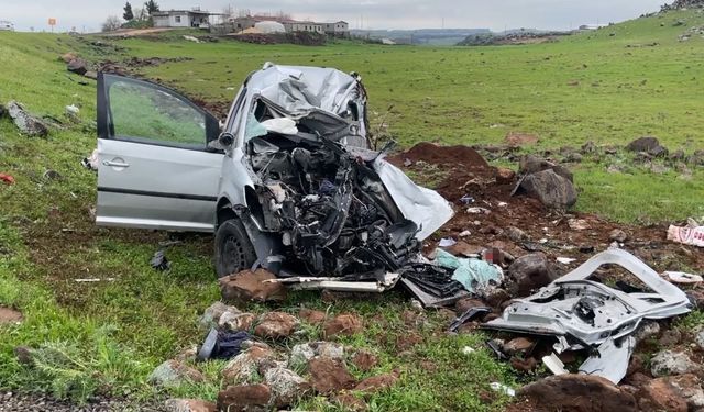 Siverek'te tır ile hafif ticaret aracı çarpıştı: 2 ölü, 1 yaralı