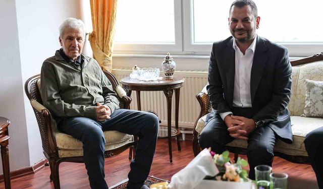 Trabzonspor eski başkanı Atay Aktuğ hayatını kaybetti