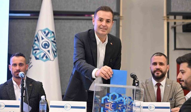 Yağlı Güreş Birliği yeniden 'Ahmet Akın' dedi