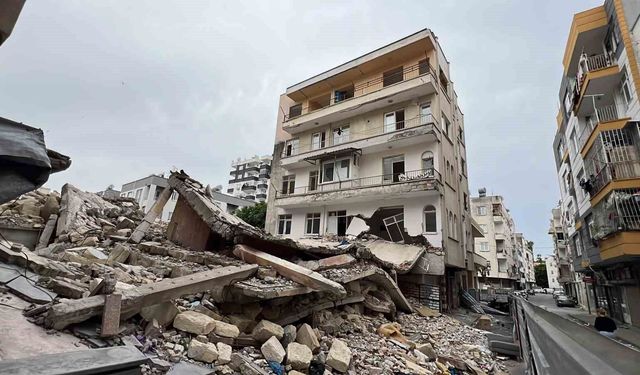 “Yıkım mağdurları 5 aydır evsiz: ‘Ne müteahhit var ne çözüm’”