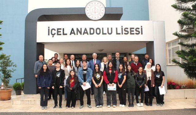 Mersin'de Gençler Safahat’la Buluştu