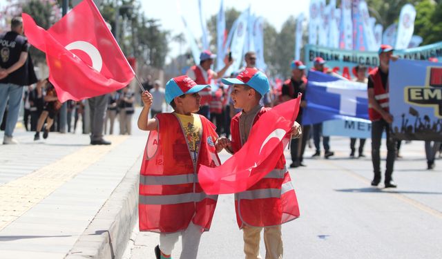 Mersin'de 1 Mayıs coşkuyla kutlandı