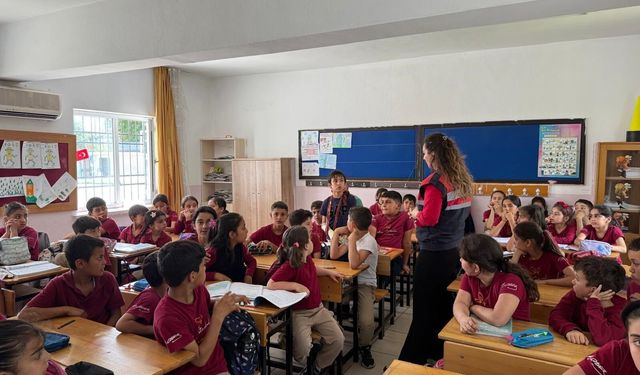 Mersin'de öğrencilere siber farkındalık eğitimi verildi