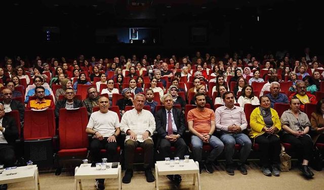 'Annemin Müstakbel Kocası' Çaycuma'da seyirciyle buluştu