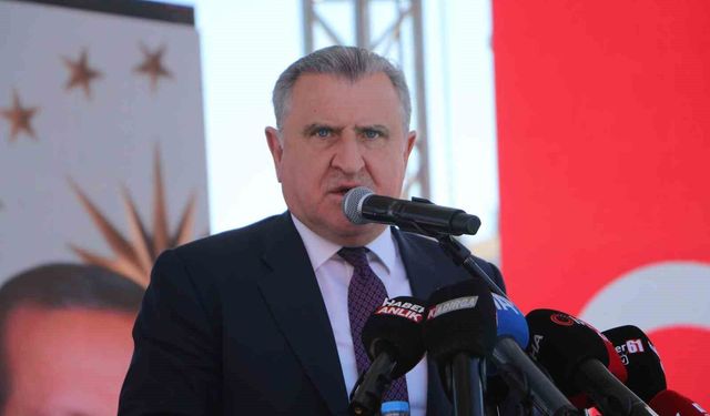 Bakan Bak: 'Yüzme Bilmeyen Kalmasın projesi çerçevesinde bu zamana kadar yaklaşık 12 milyon insanımıza yüzme öğrettik'
