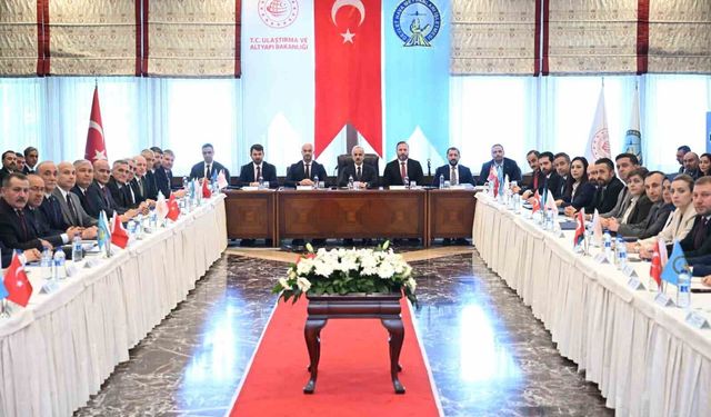 Bakan Uraloğlu: 'Etimesgut Havalimanı'nda yenileme ve genişletme çalışmalarımız büyük bir hızla devam ediyor'