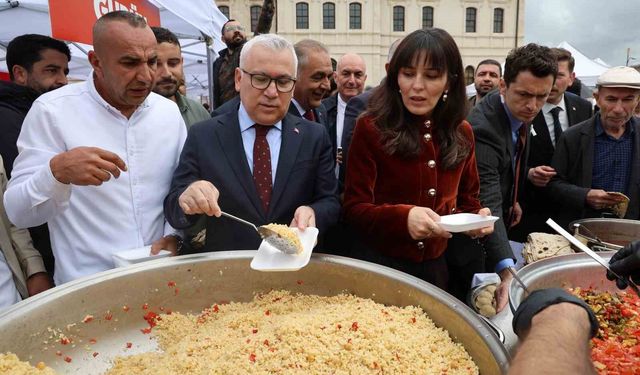 Damak çatlatan Sivas lezzetleri görücüye çıktı