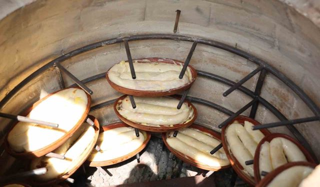 Diyarbakır'da tandırda çömlek böreği