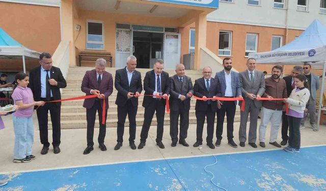 Edremit'te 'Vakti Kuşanmak' sergisi açıldı