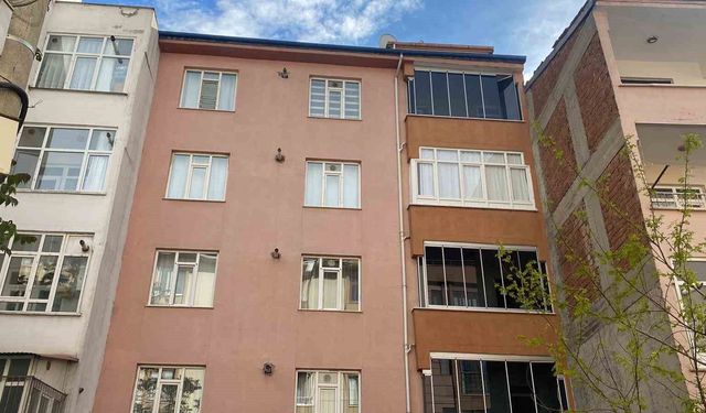 Elazığ'da 5. kattan düşen genç kız ağır yaralandı
