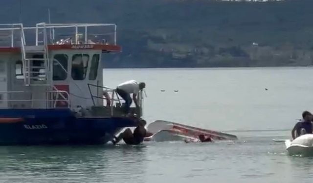 Elazığ'da deniz bisikleti devrildi: 2 kişi kurtarıldı