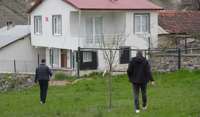 Gümüşhane'de ayılar yaylalardan sonra köyleri mesken edindi: Vatandaşlar tedirgin