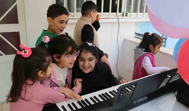 İşitme ve görme engelli öğrenciler Bilim Fuarı'nda hünerlerini sergiledi