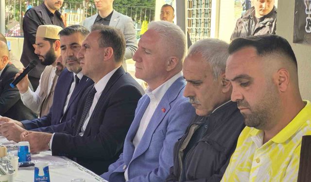 İstanbul Valisi Gül bıçaklanarak öldürülen 16 yaşındaki Abdulbaki için düzenlenen mevlide katıldı