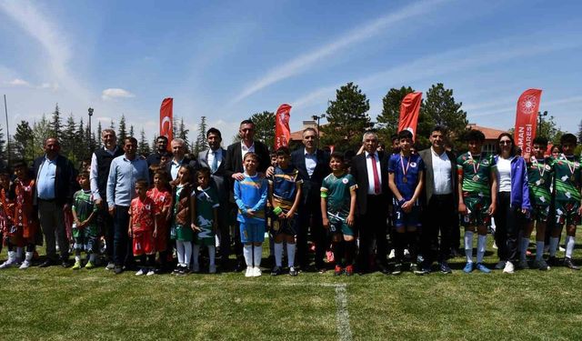 Karaman'da kırsaldaki çocuklar yeşil sahada buluştu