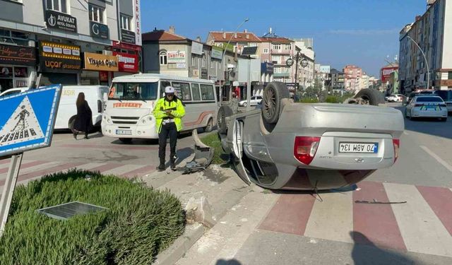 Karaman'da takla atan otomobil sürücüsü yaralandı