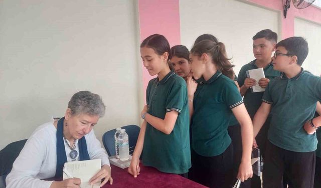 Koca Seyit'in yazarı öğrencilerle buluştu
