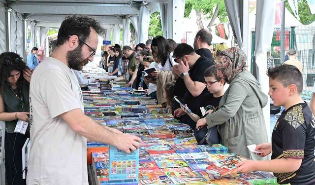 Manisa Kitap Fuarı yoğun ilgiyle devam ediyor