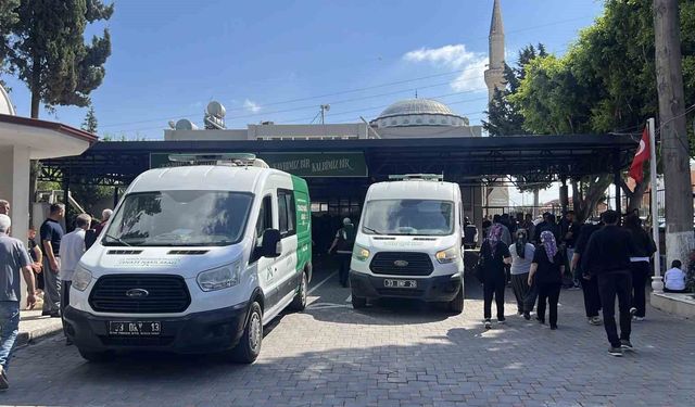 Mersin'deki vahşette hayatını kaybedenler son yolculuğuna uğurlanıyor