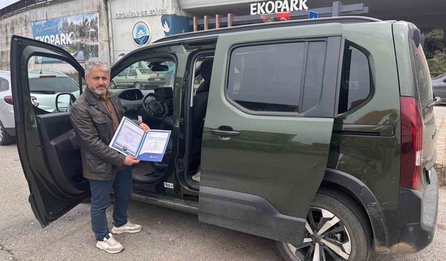 Sıfır aldığı aracı ekspertizde boyalı çıktı, yetkili servis iki farklı rapor verdi