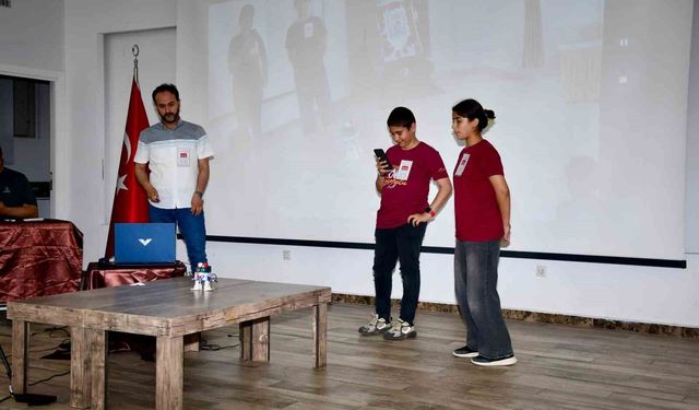 Silifke'de 'Ortaokullar Arası Otto Robot Dans Şenliği' düzenlendi