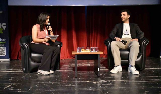 Teknoloji tutkunları Yeşilyurt'taki zirvede bir araya geldi