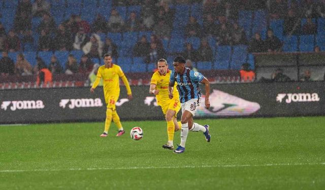 Trendyol Süper Lig: Trabzonspor: 0 - Göztepe: 1 (İlk yarı)