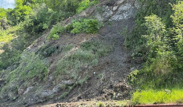 Zonguldak'ta şehirlerarası terminalde heyelan