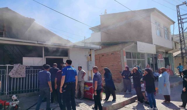 Elazığ'da ev yangını