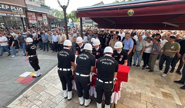 Evinde kalp krizi geçiren polis memuru son yolculuğuna uğurlandı