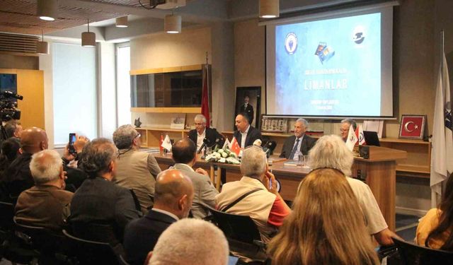 Mersin'de 'Antik Dünyanın Kalbi Limanlar' kitabı tanıtıldı