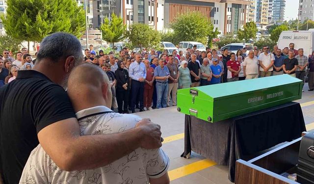 Radyoloji teknisyeni görev yaptığı hastaneden gözyaşlarıyla uğurlandı