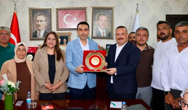 AK Parti Toroslar'dan İl Başkanlığına Birlik ve Dayanışma Ziyareti