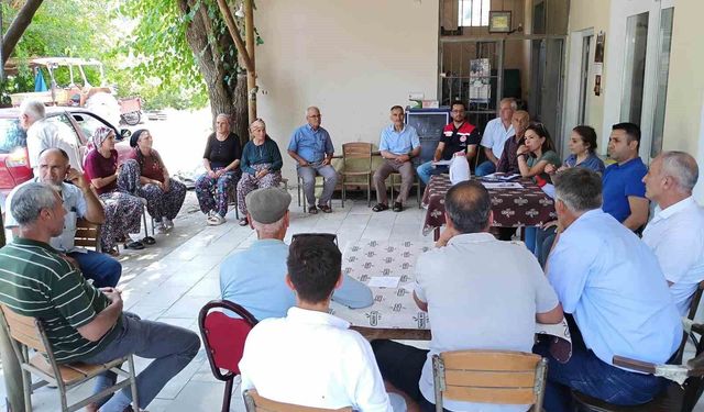 Avcılar Mahallesi'nde Buzağı bakım ve beslenmesi eğitimi