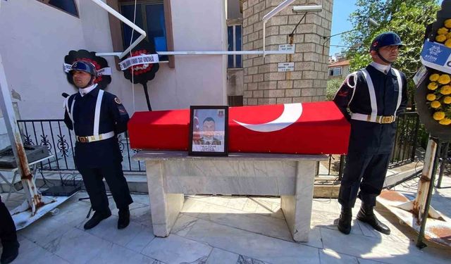Kazada hayatını kaybeden uzman çavuş, al bayraklı tabutla son yolculuğuna uğurlandı