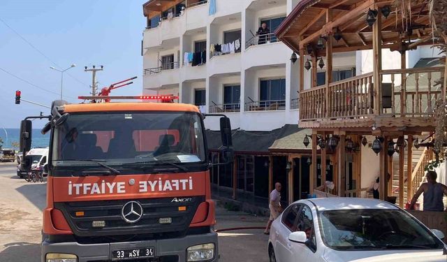 Erdemli'de Otel Yangını: 3 Kişi Hastaneye Kaldırıldı